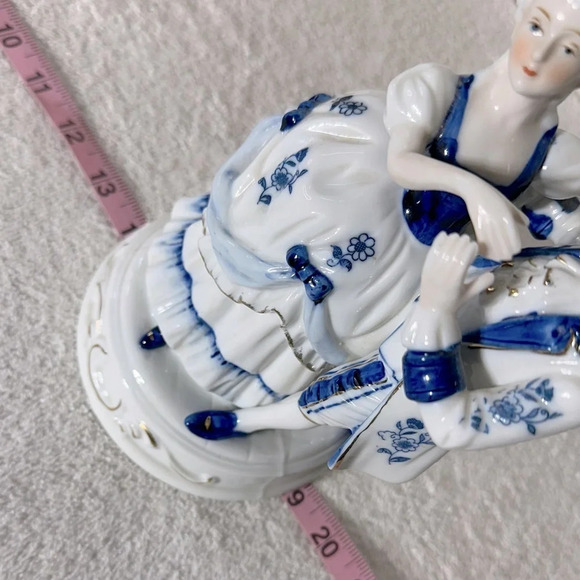 Vintage Porcelain French Colonial Couple Dancing Music Box - Picture 12 of 13